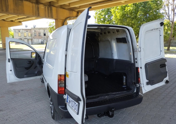 Opel Combo cena 7900 przebieg: 220000, rok produkcji 2004 z Kutno małe 407